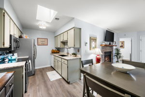 Dining to Kitchen