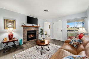 Living Room (3)