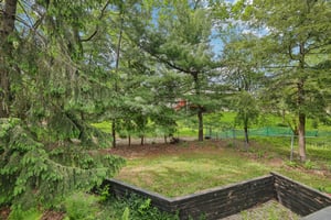 Danbury Dr-2005-062.jpg