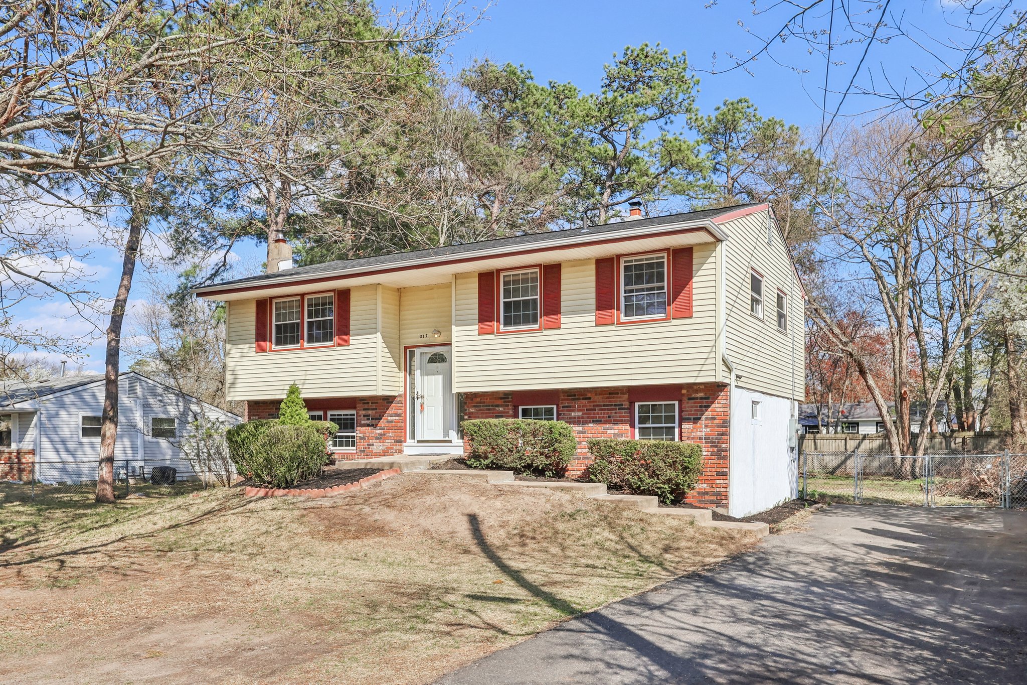 Cayuga Trail-S0704-002.jpg