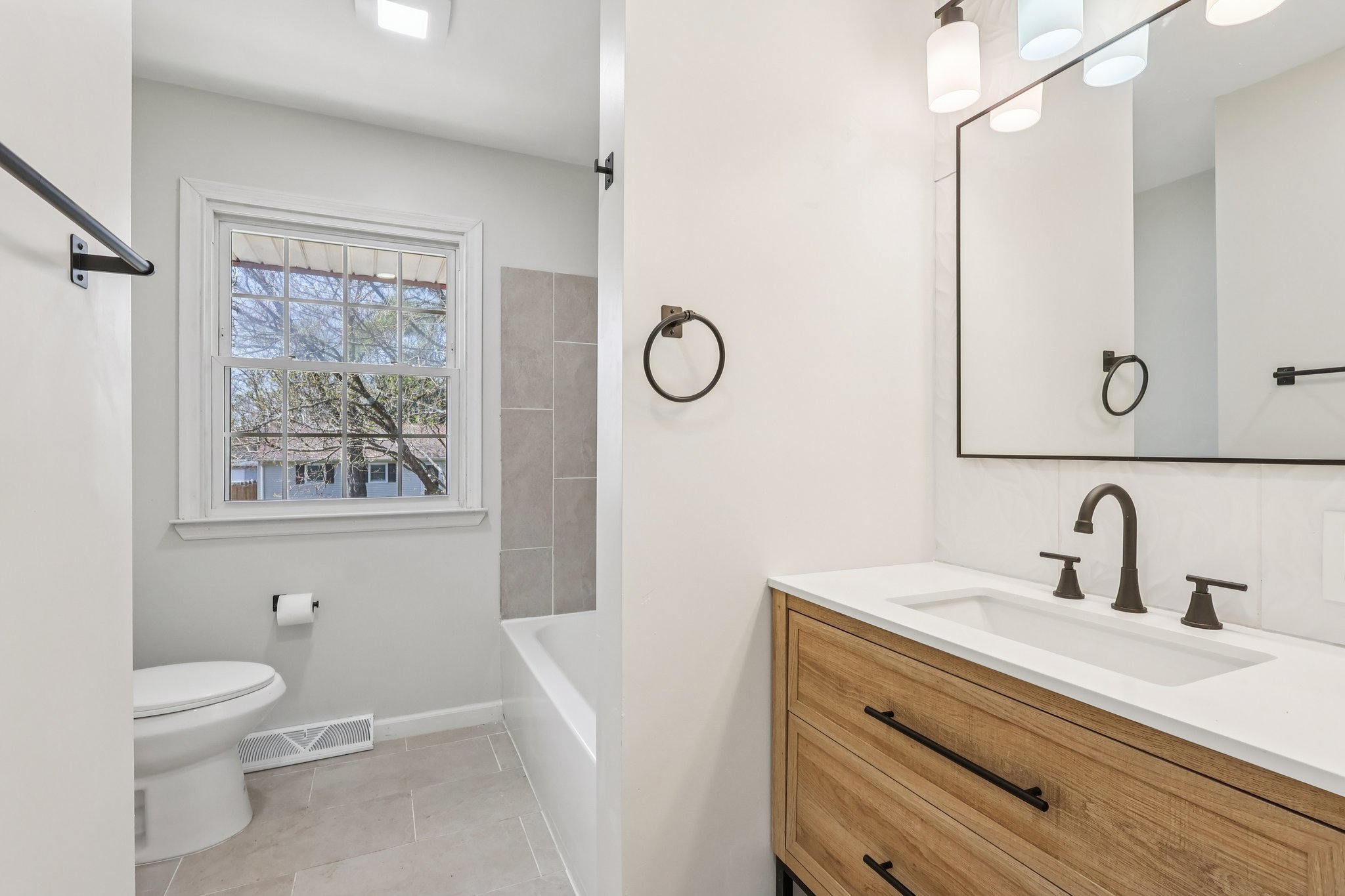 Cayuga Trail-S0704-017.jpg