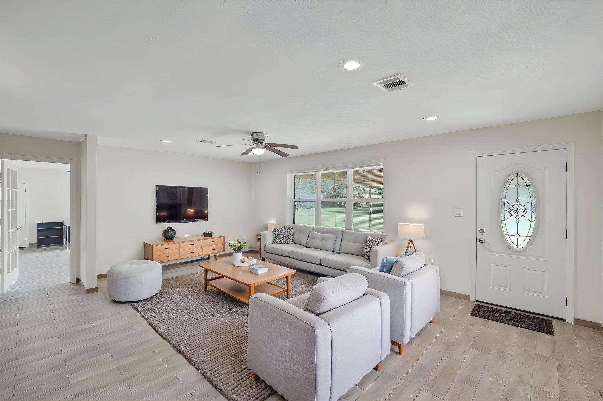 IMG_4345 virtually staged.jpeg