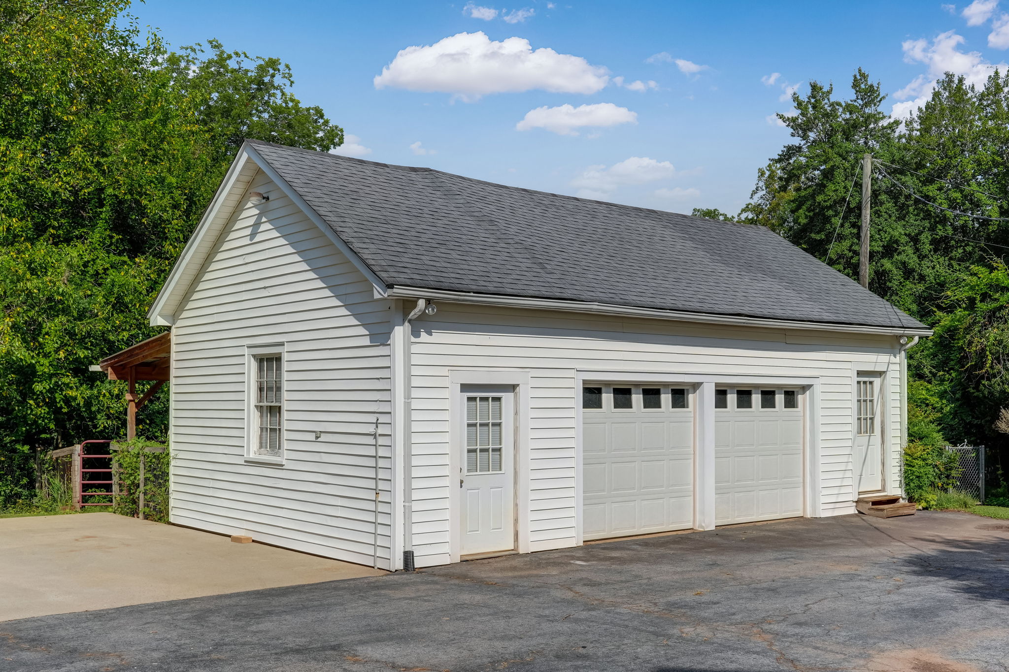 Detached Garage