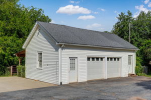 Detached Garage