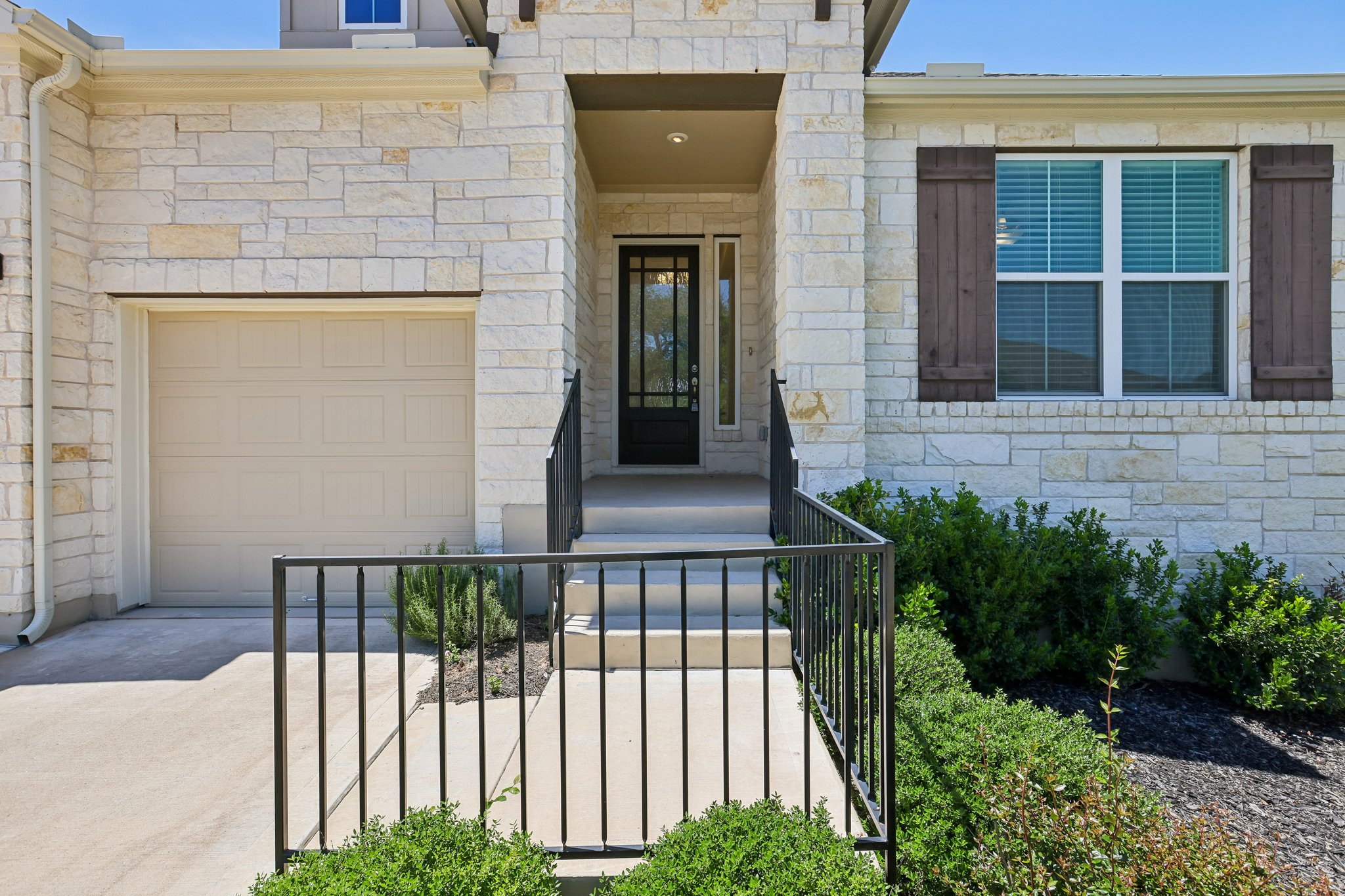 Independence Dr-S0405-006.jpg