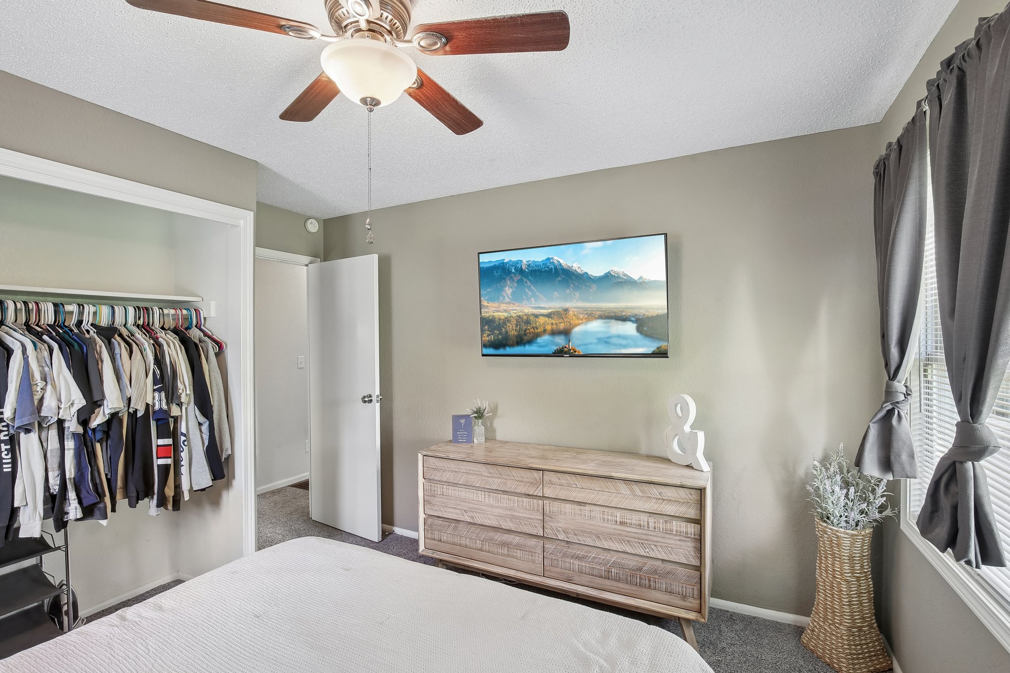 N Cochise Dr-S0506-014.jpg