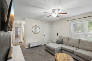 N Cochise Dr-S0506-006.jpg