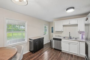 N Cochise Dr-S0506-007.jpg
