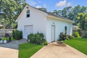 Detached Garage