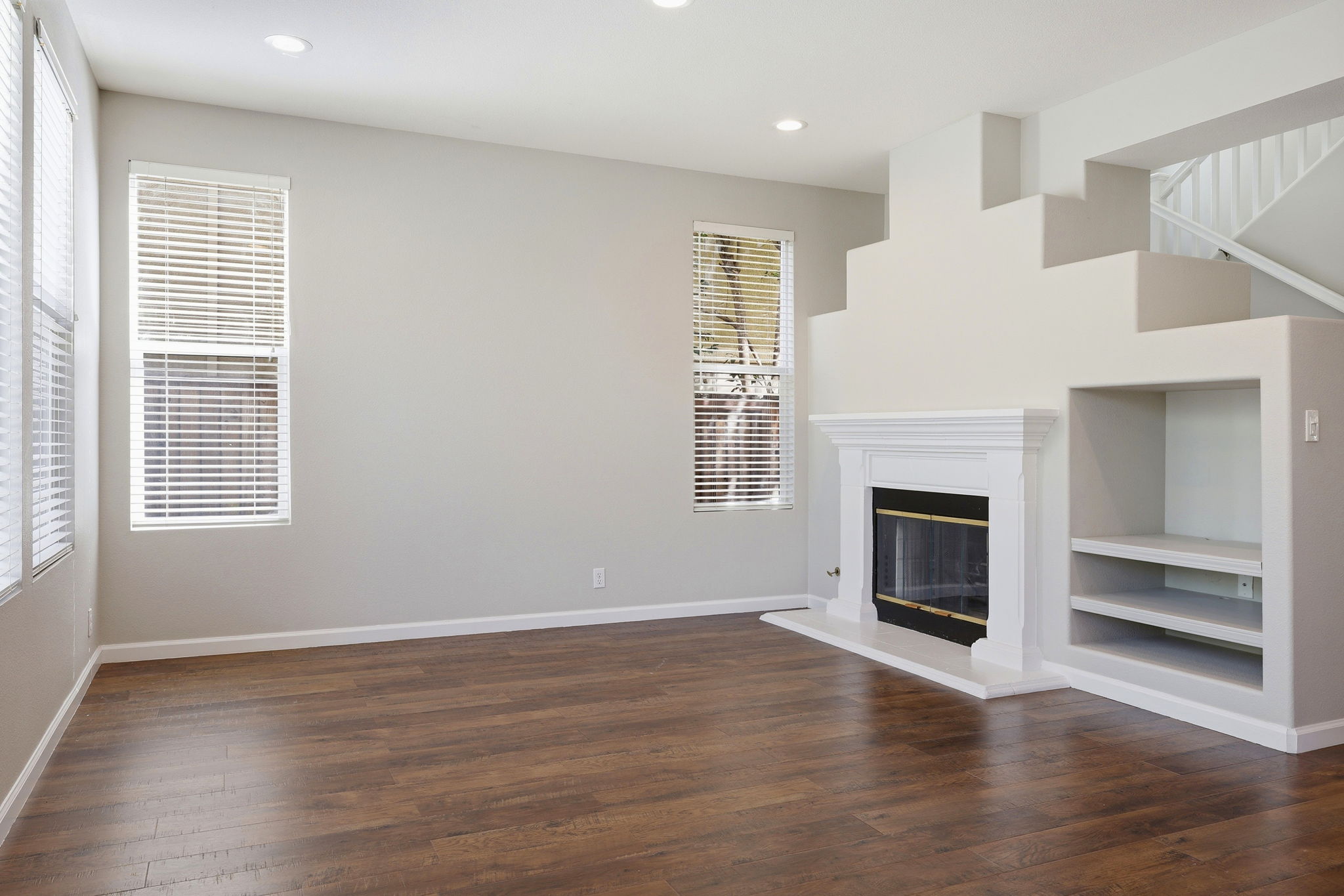 010_F8_317 Pearlgrass Ln