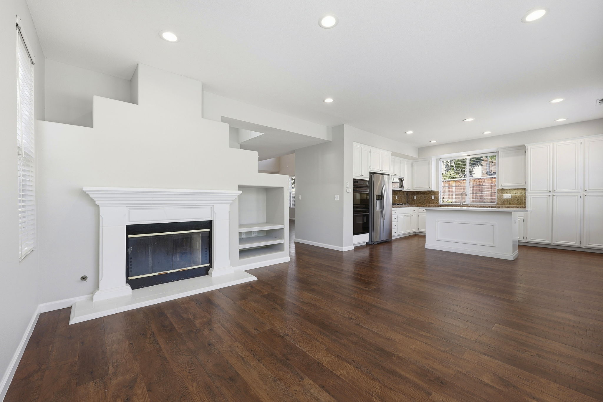 011_F8_317 Pearlgrass Ln