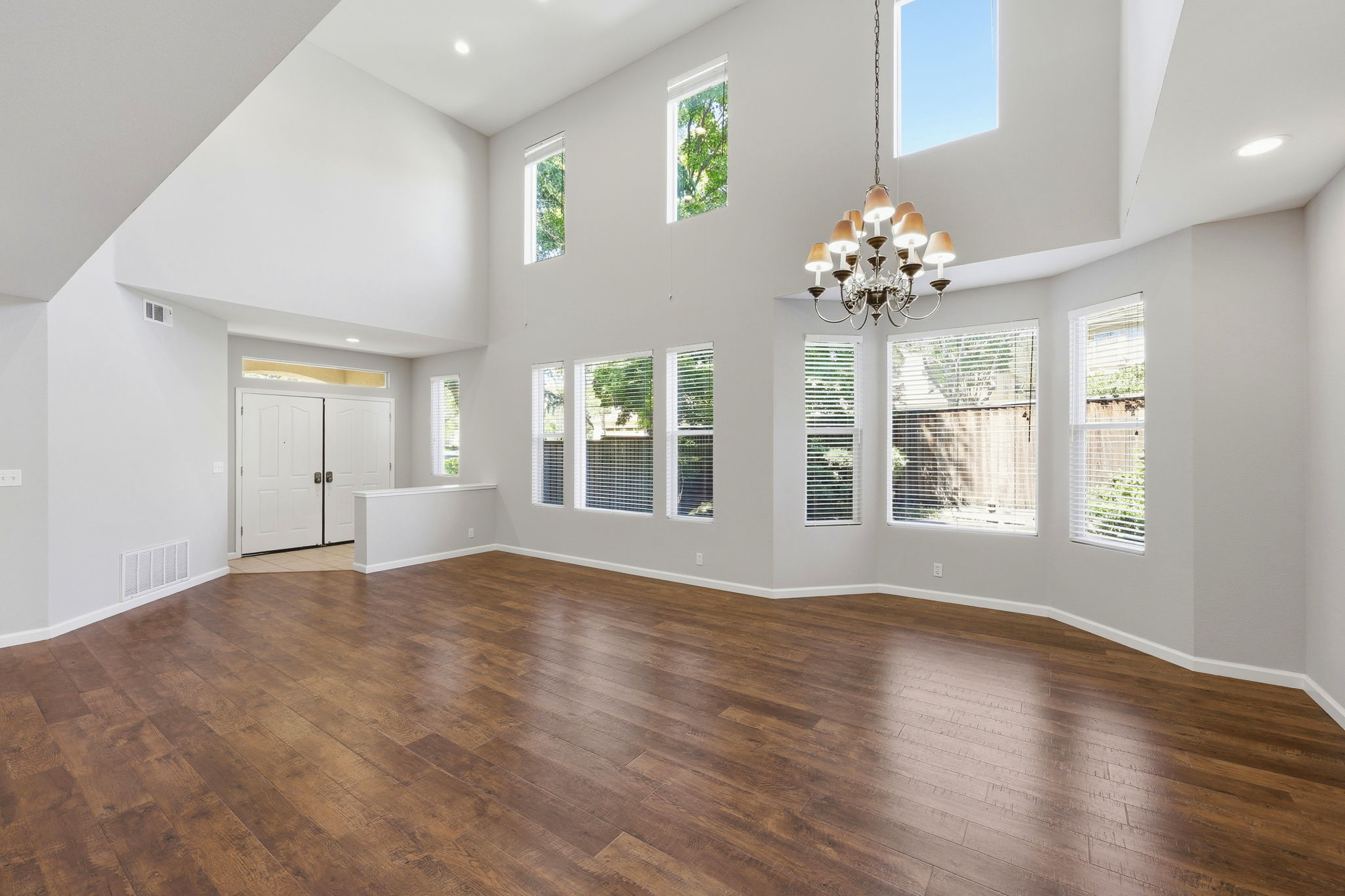 017_F8_317 Pearlgrass Ln