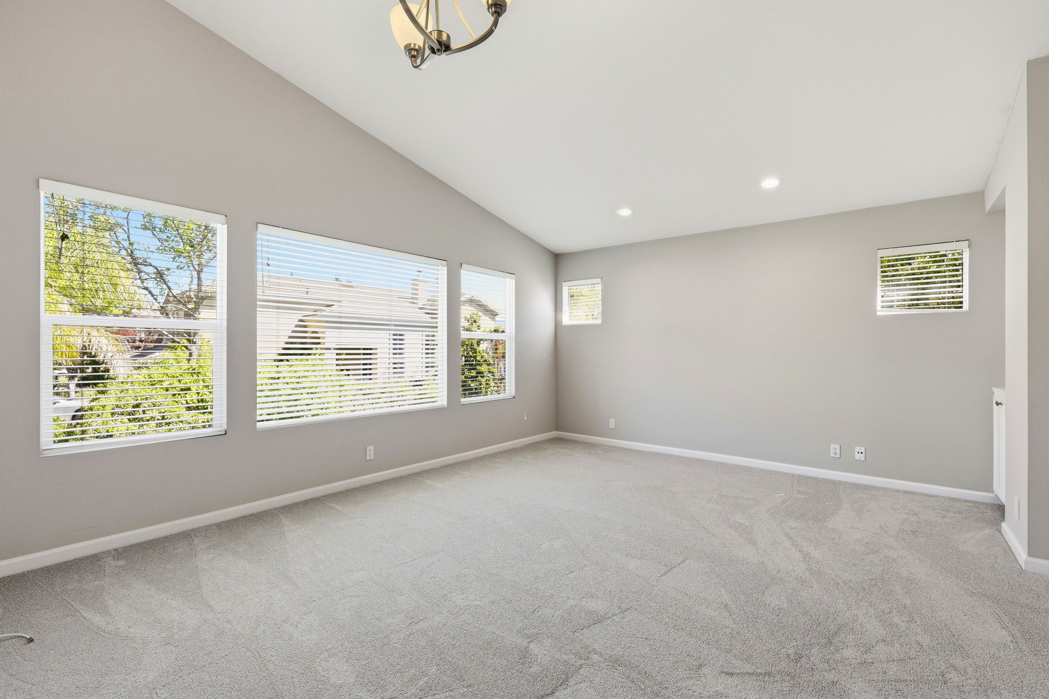 021_F8_317 Pearlgrass Ln