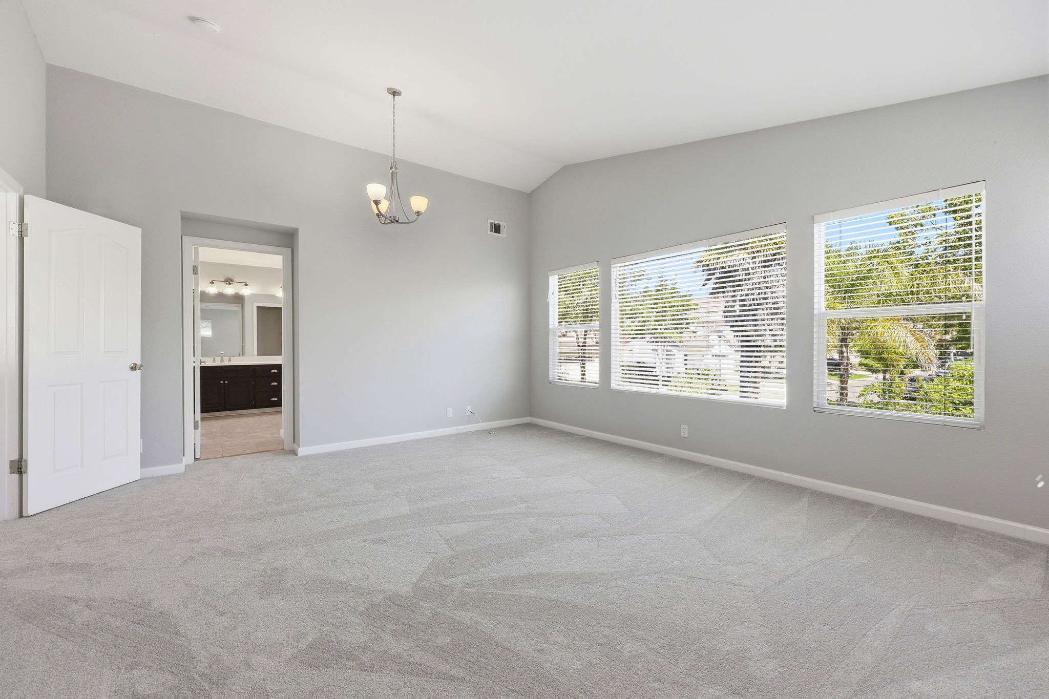 023_F8_317 Pearlgrass Ln