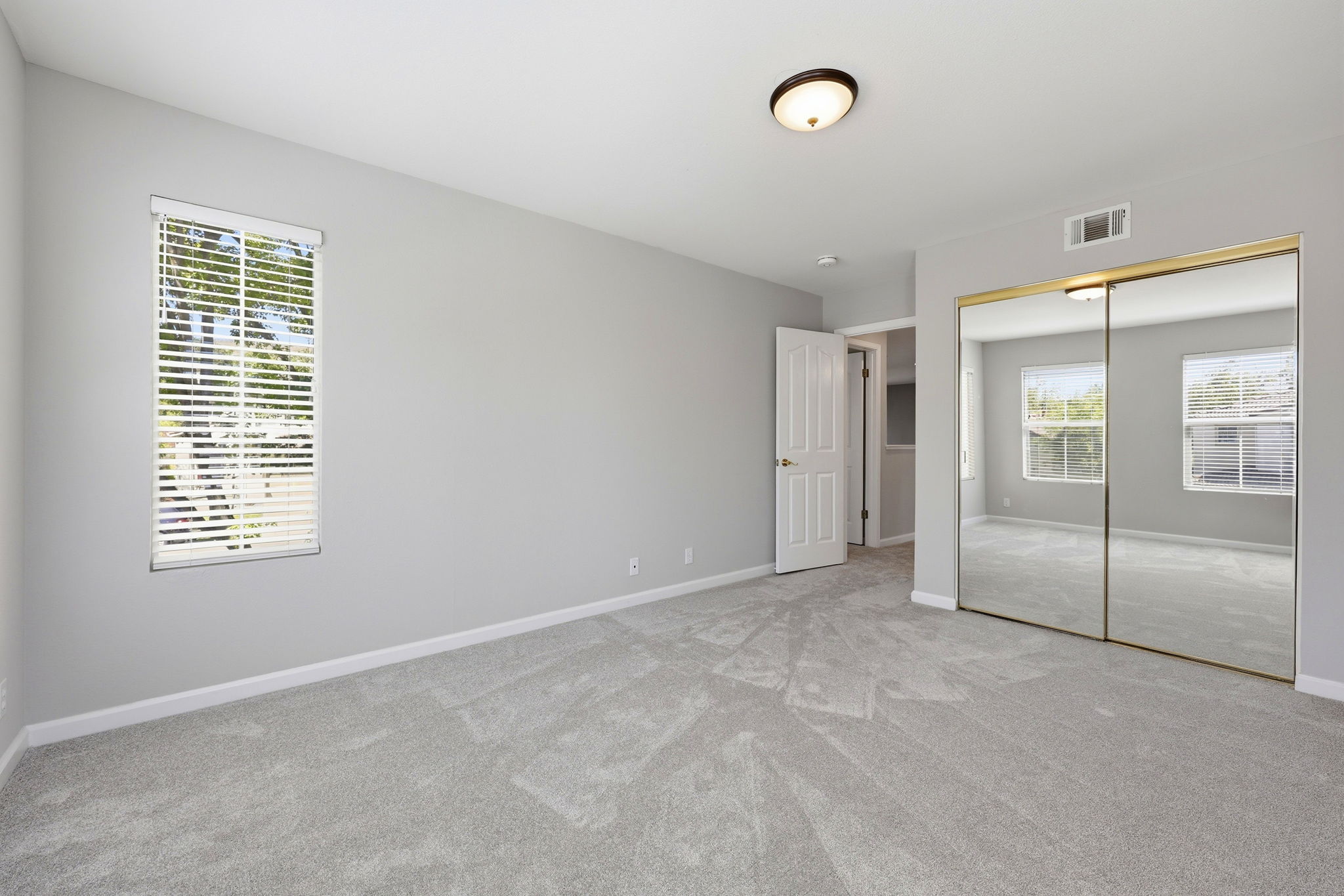 027_F8_317 Pearlgrass Ln