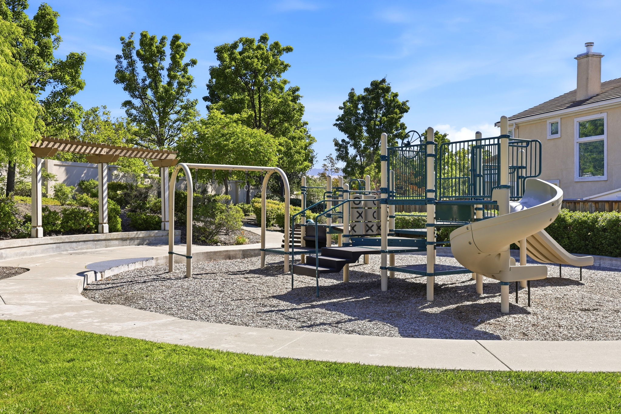 044_F8_317 Pearlgrass Ln
