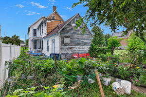  Photo 42