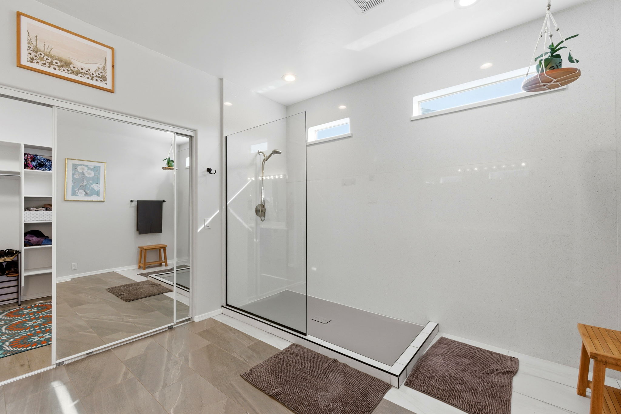 Primary Bathroom (2)