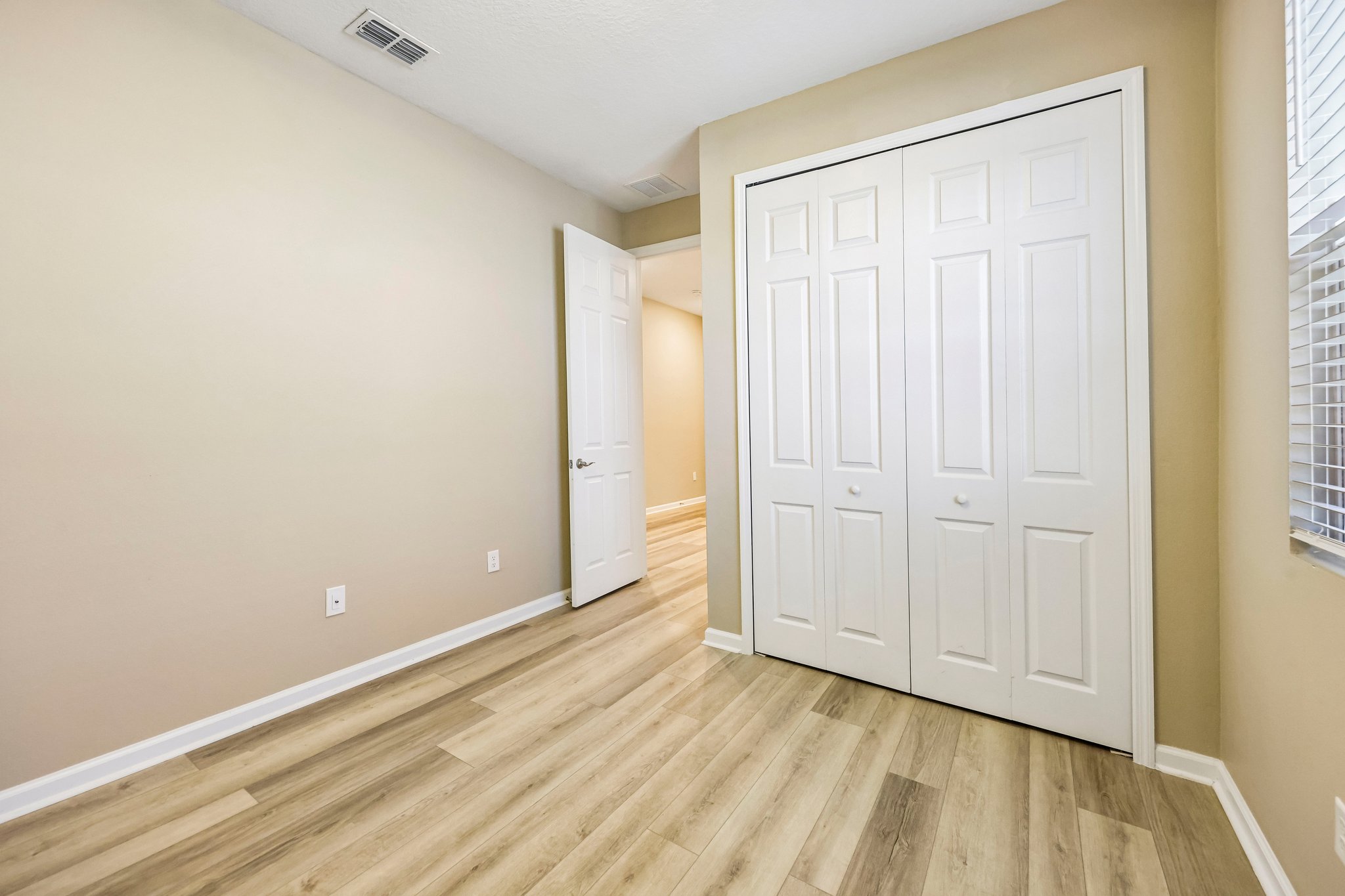 Broadwater Ave-S0207-019.jpg