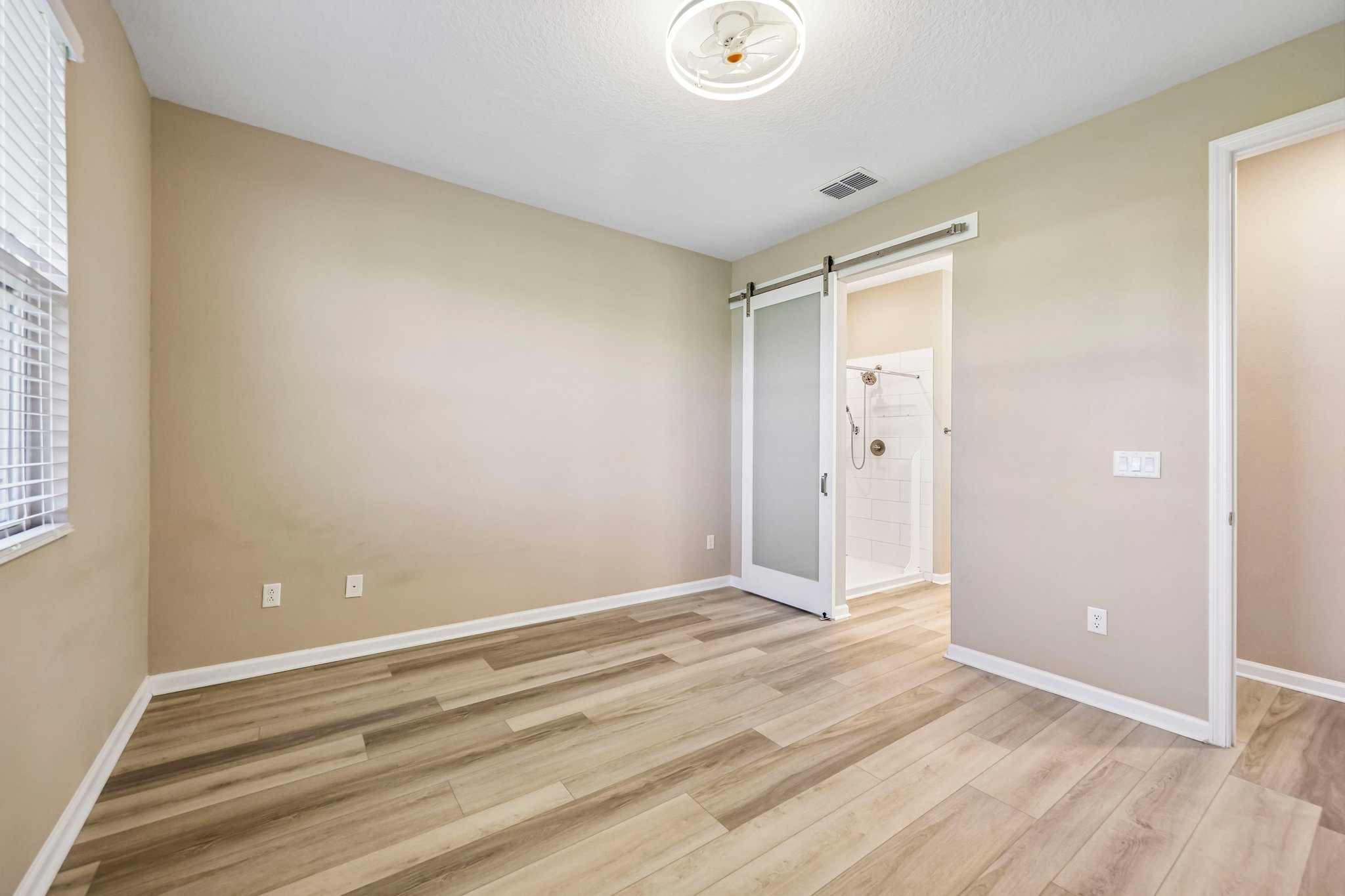 Broadwater Ave-S0207-028.jpg