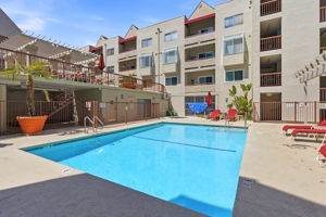037_F8_3173 Wayside Plaza 113