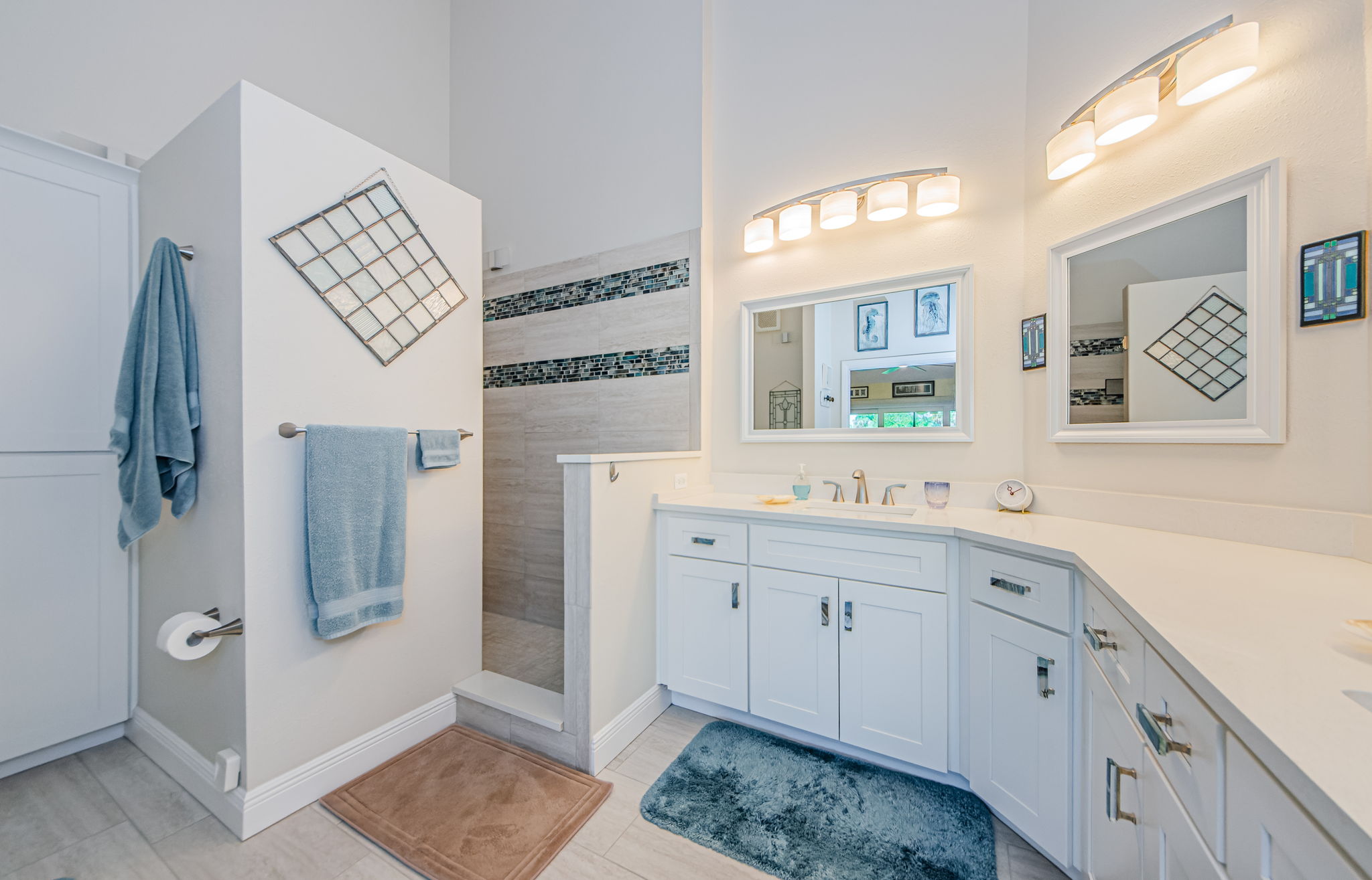 Master Bathroom 1b