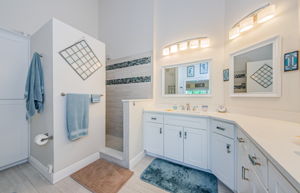 Master Bathroom 1b
