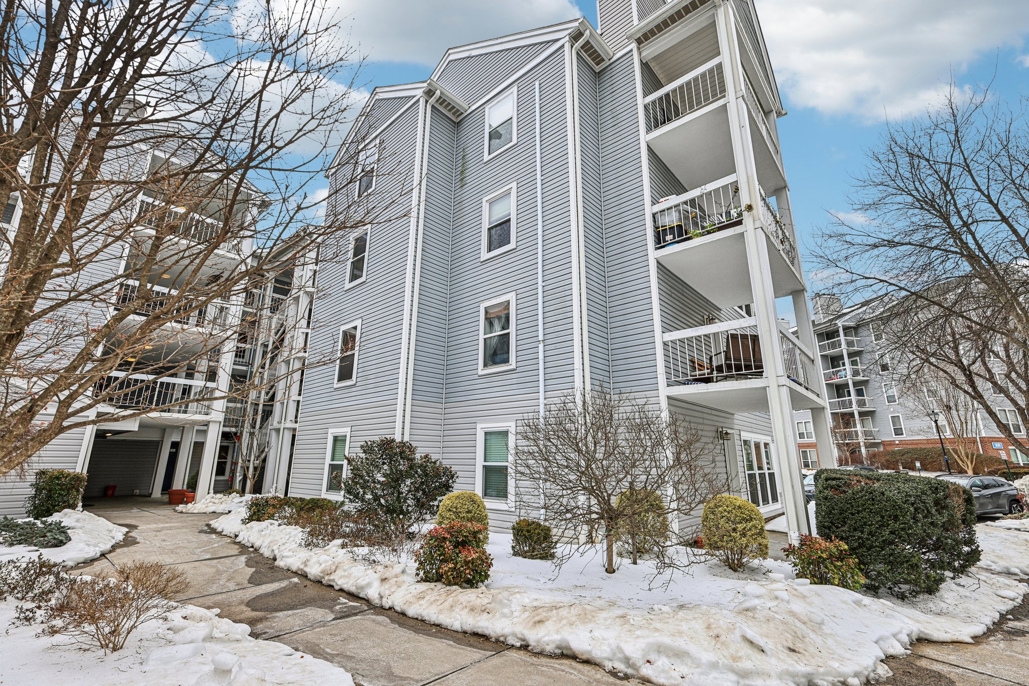 Summit Square Dr-S1302-003.jpg