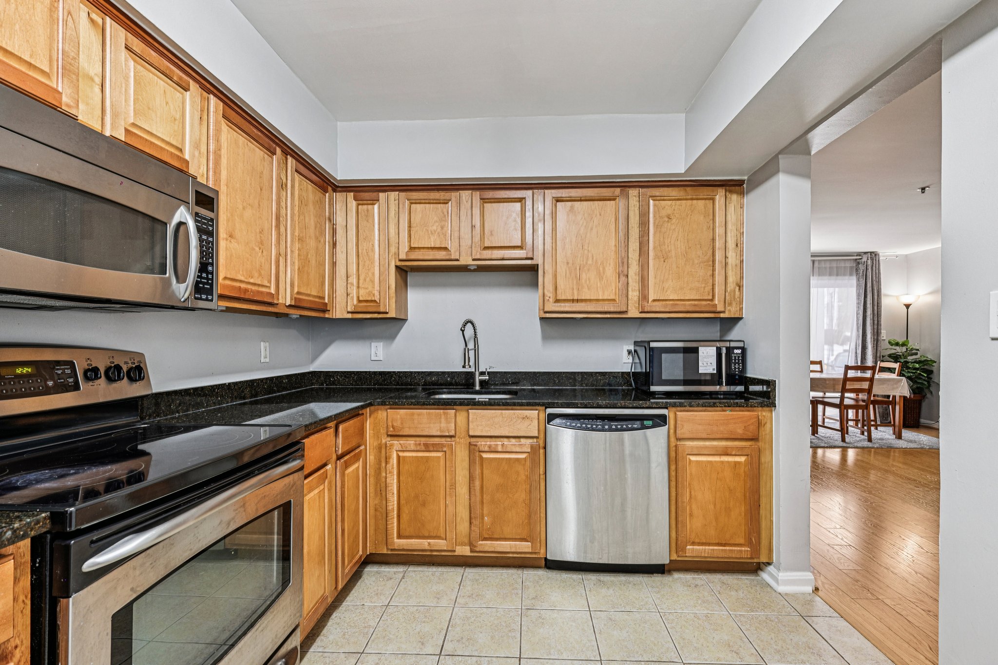 Summit Square Dr-S1302-014.jpg