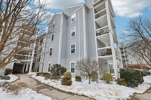 Summit Square Dr-S1302-003.jpg