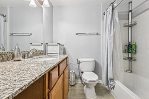 Summit Square Dr-S1302-016.jpg