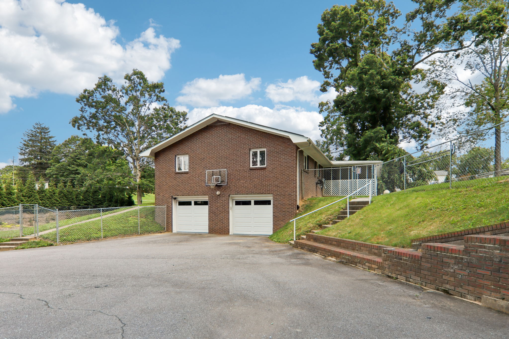 318 New Leicester Hwy-170620250616_041