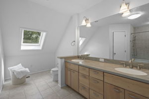  Photo 37