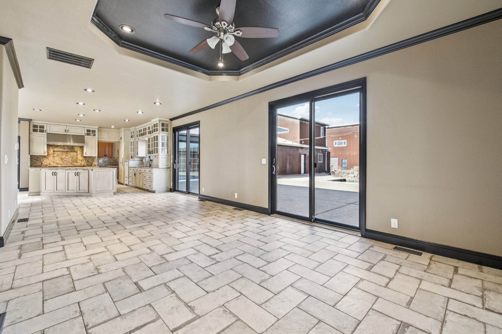 Lilac Dr-L1301-020.jpg