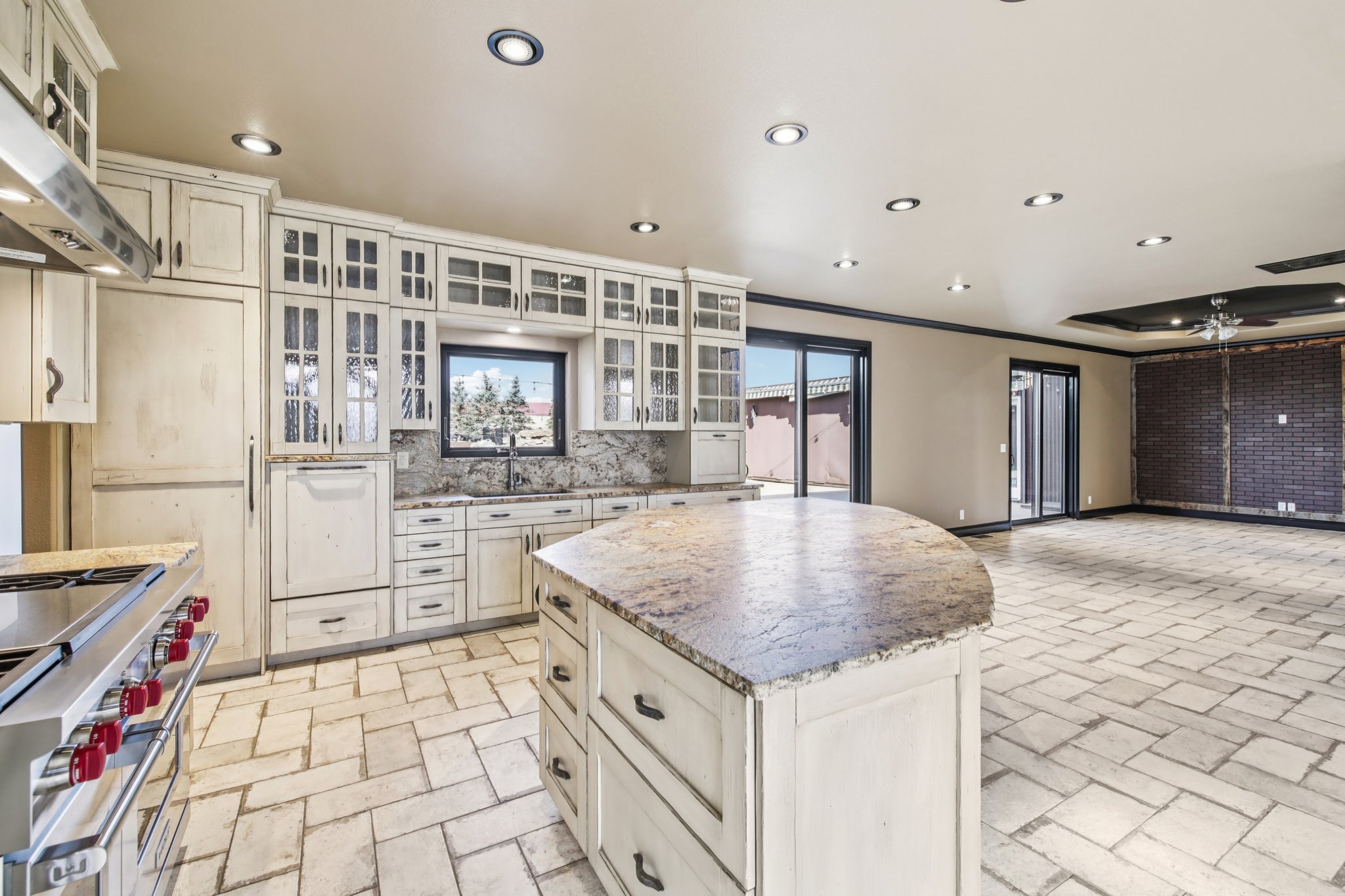 Lilac Dr-L1301-029.jpg