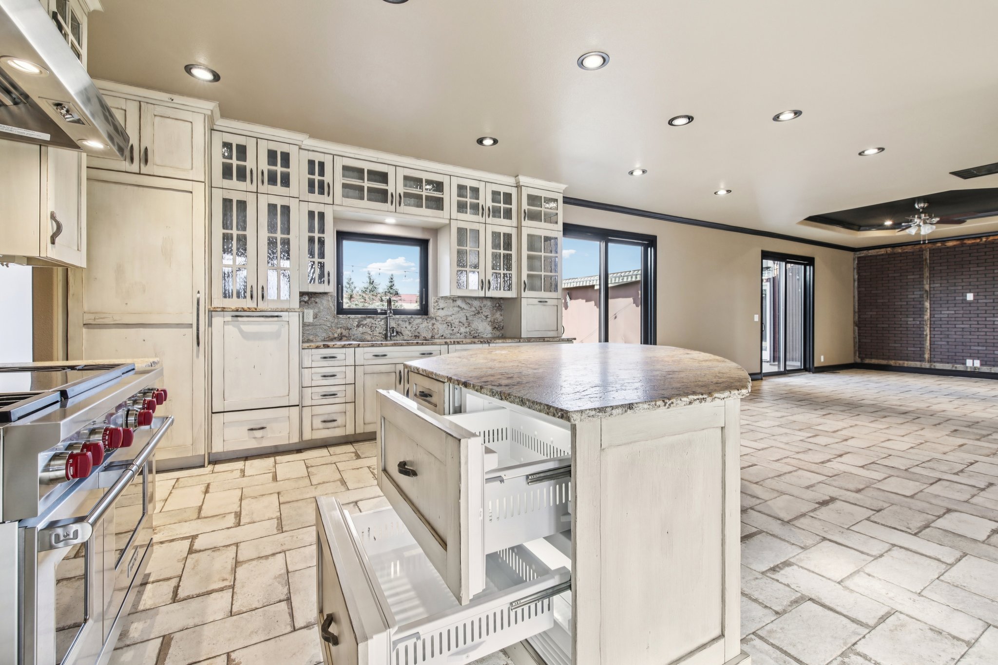 Lilac Dr-L1301-030.jpg