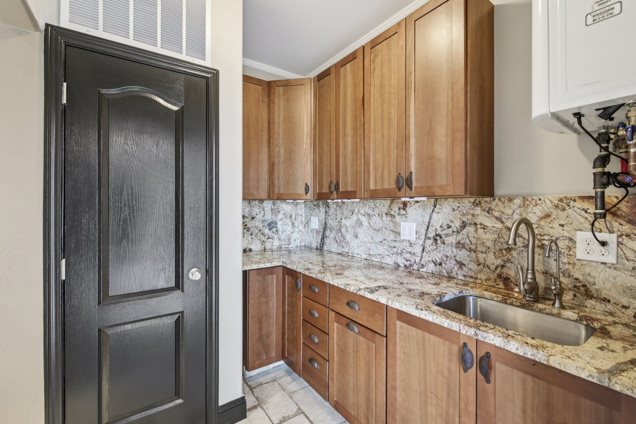 Lilac Dr-L1301-035.jpg