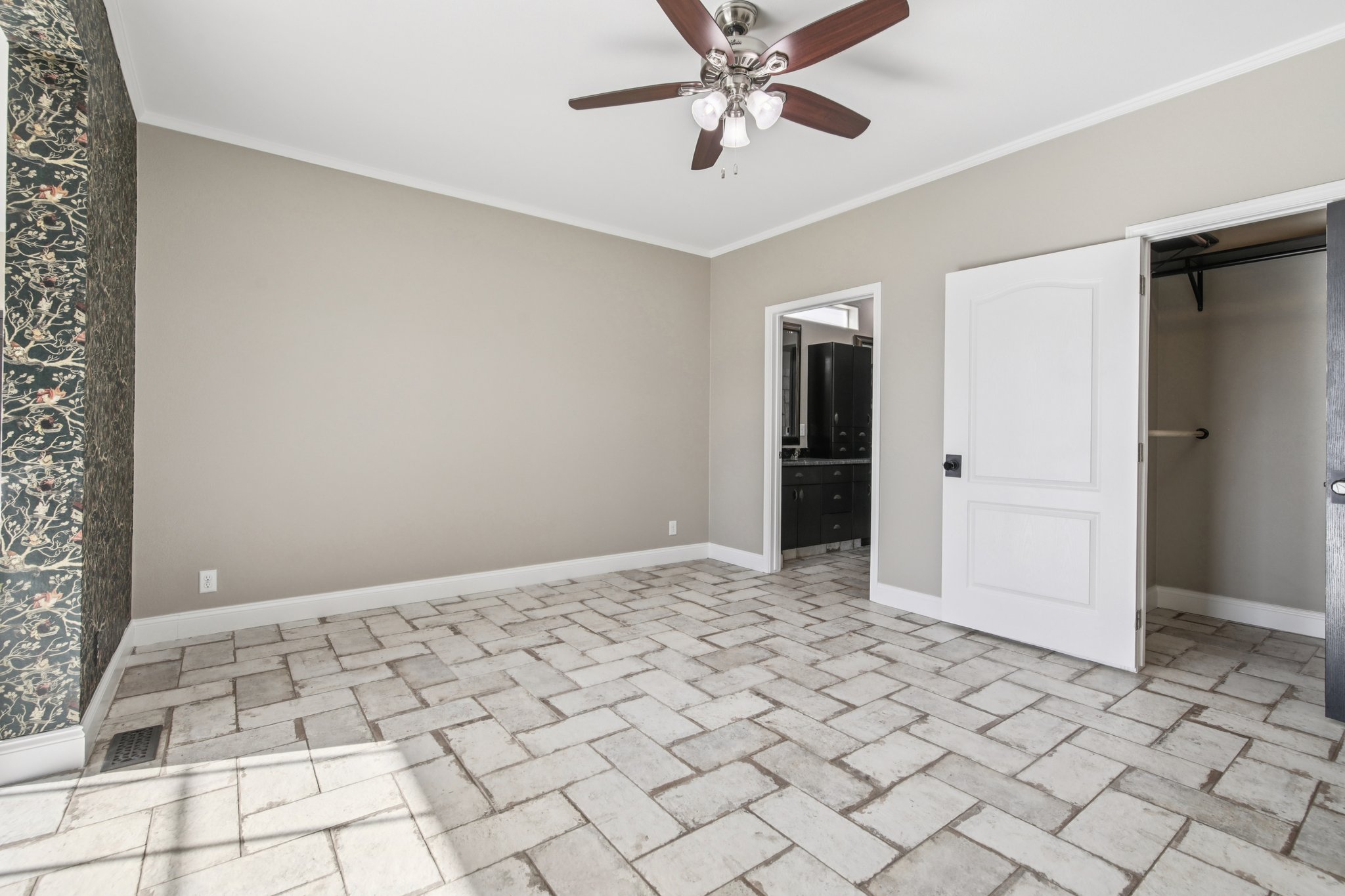 Lilac Dr-L1301-037.jpg