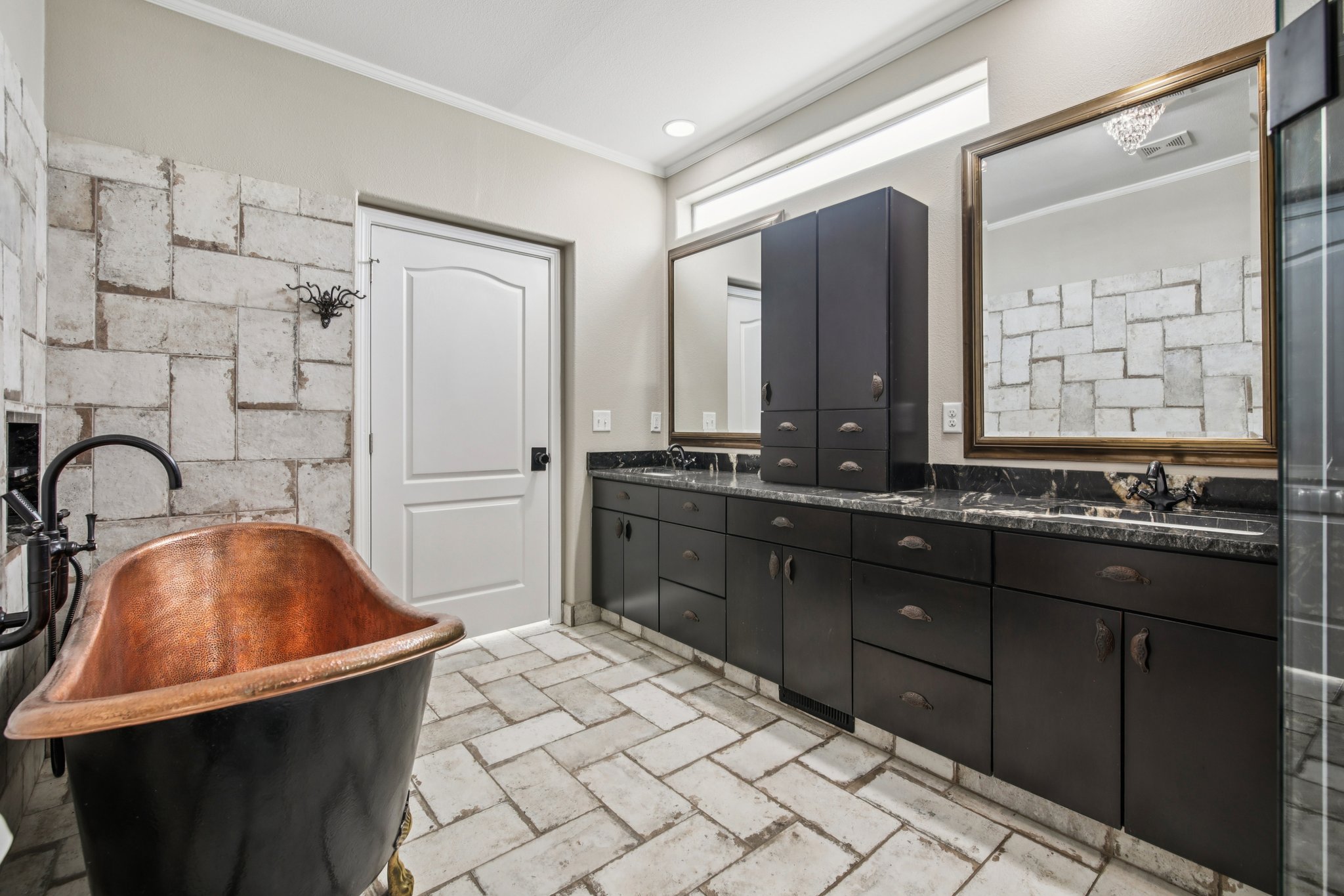 Lilac Dr-L1301-042.jpg