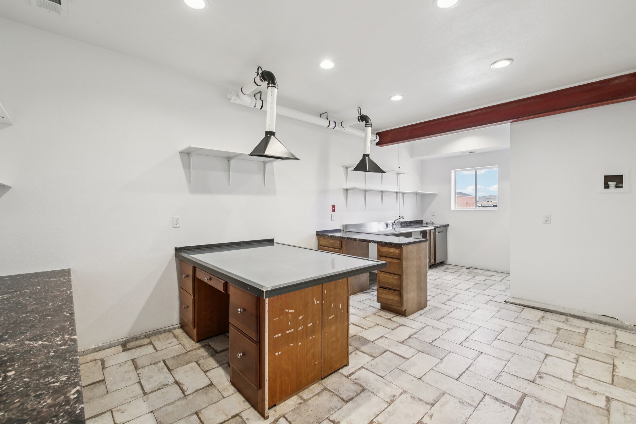 Lilac Dr-L1301-050.jpg