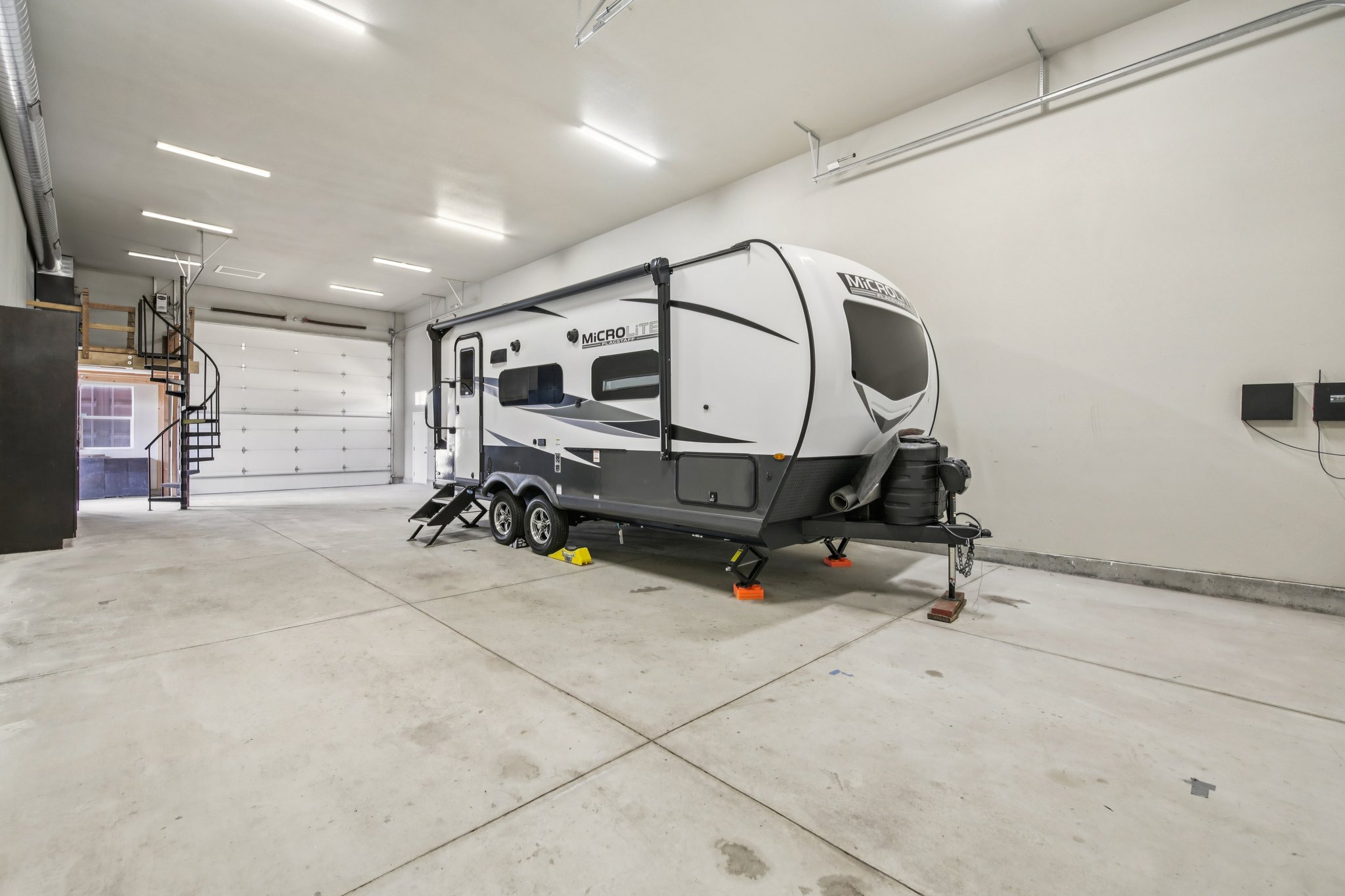 Lilac Dr-L1301-066.jpg