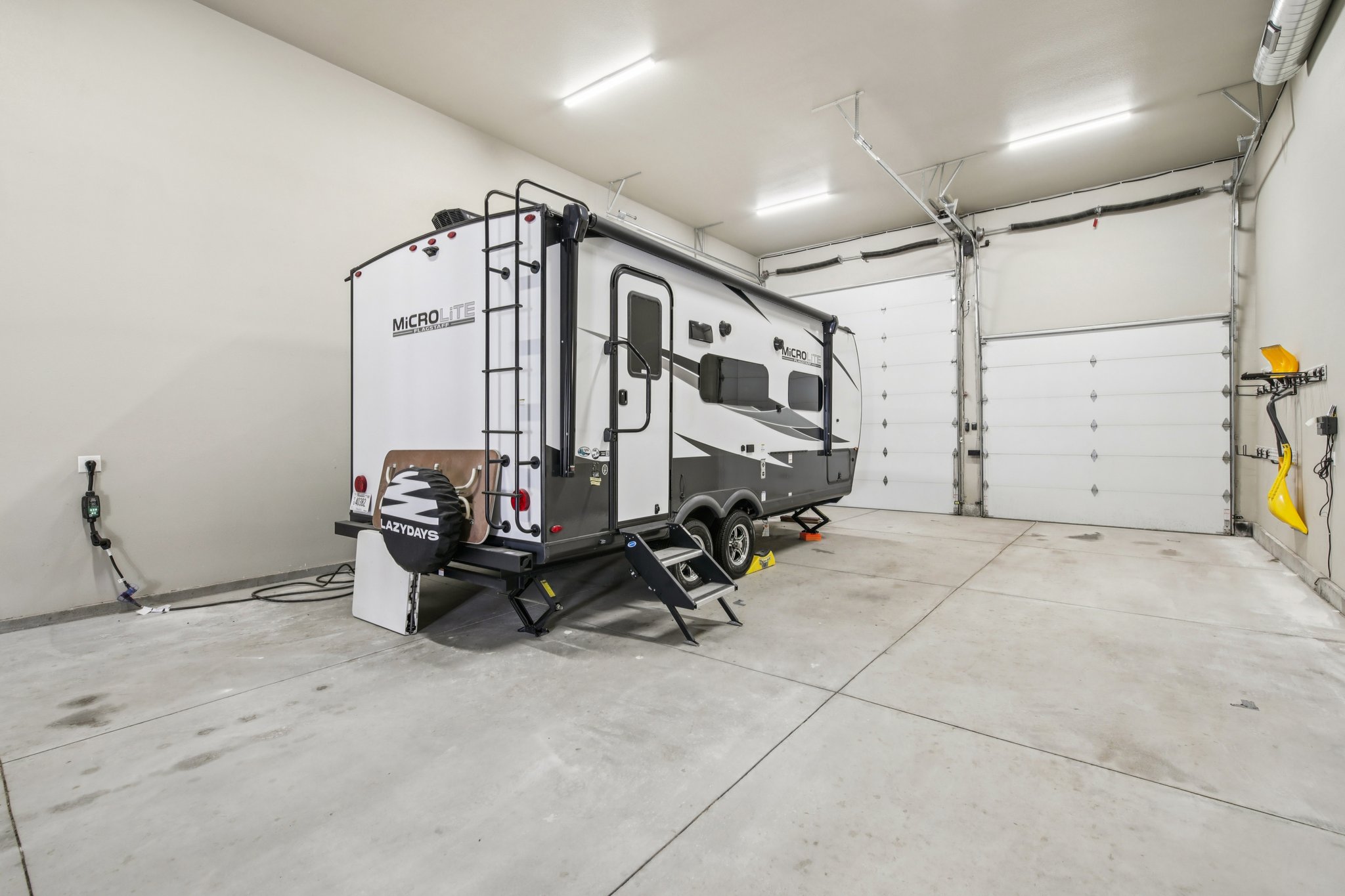 Lilac Dr-L1301-068.jpg