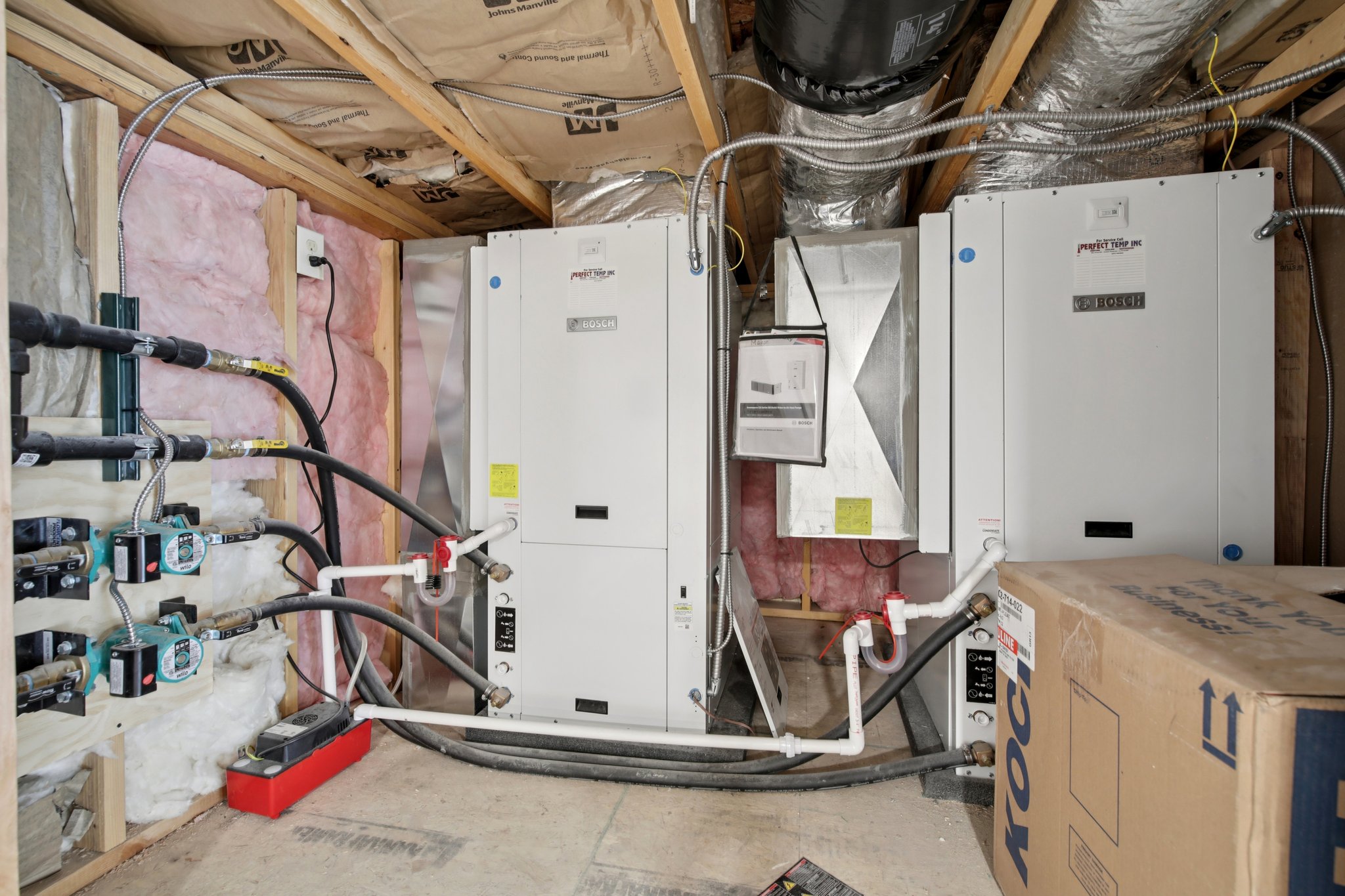 Lilac Dr-L1301-077.jpg