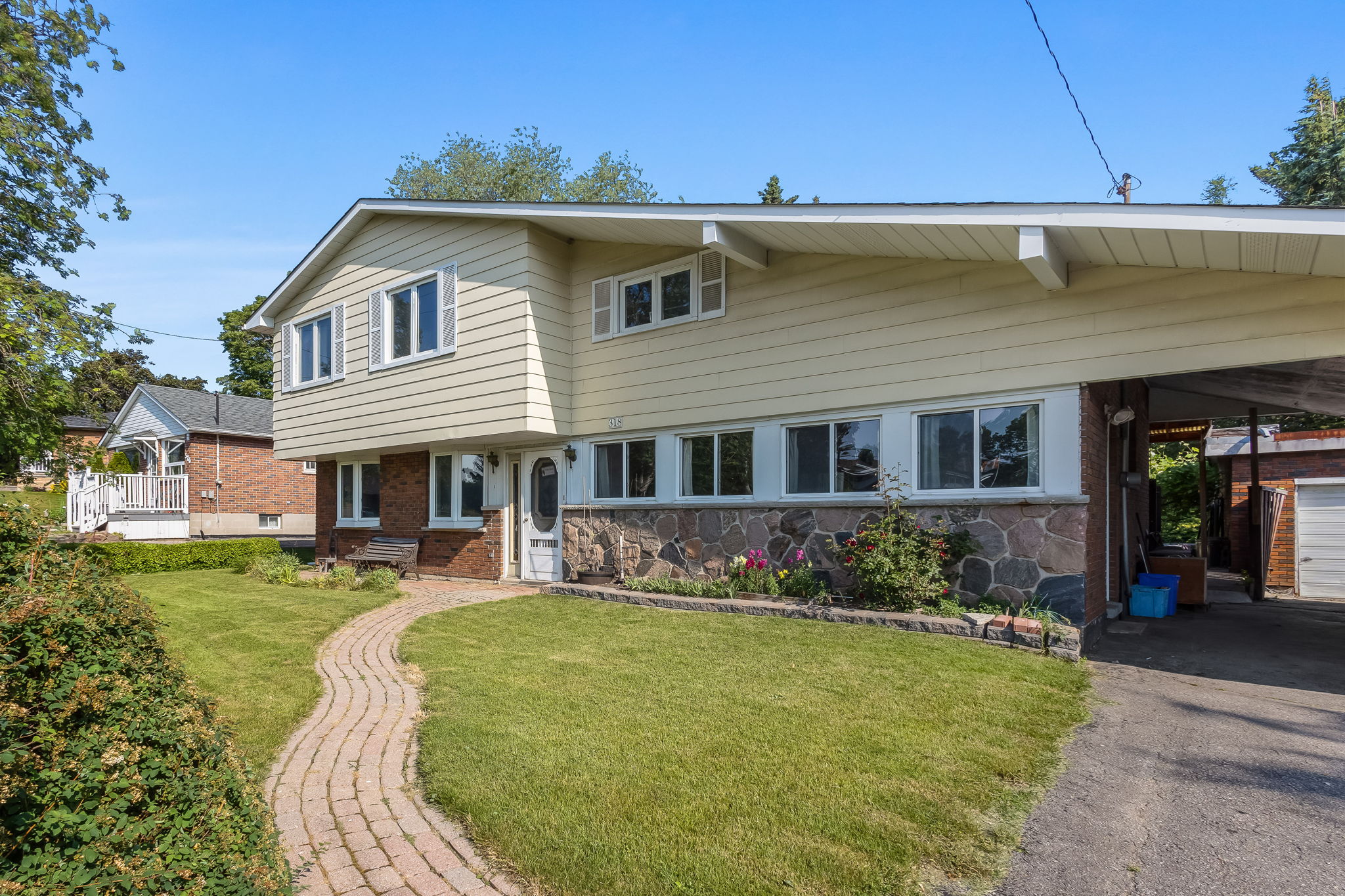 318 Sunset Blvd, Newcastle, ON L1B 1C8 Reid Media Agency