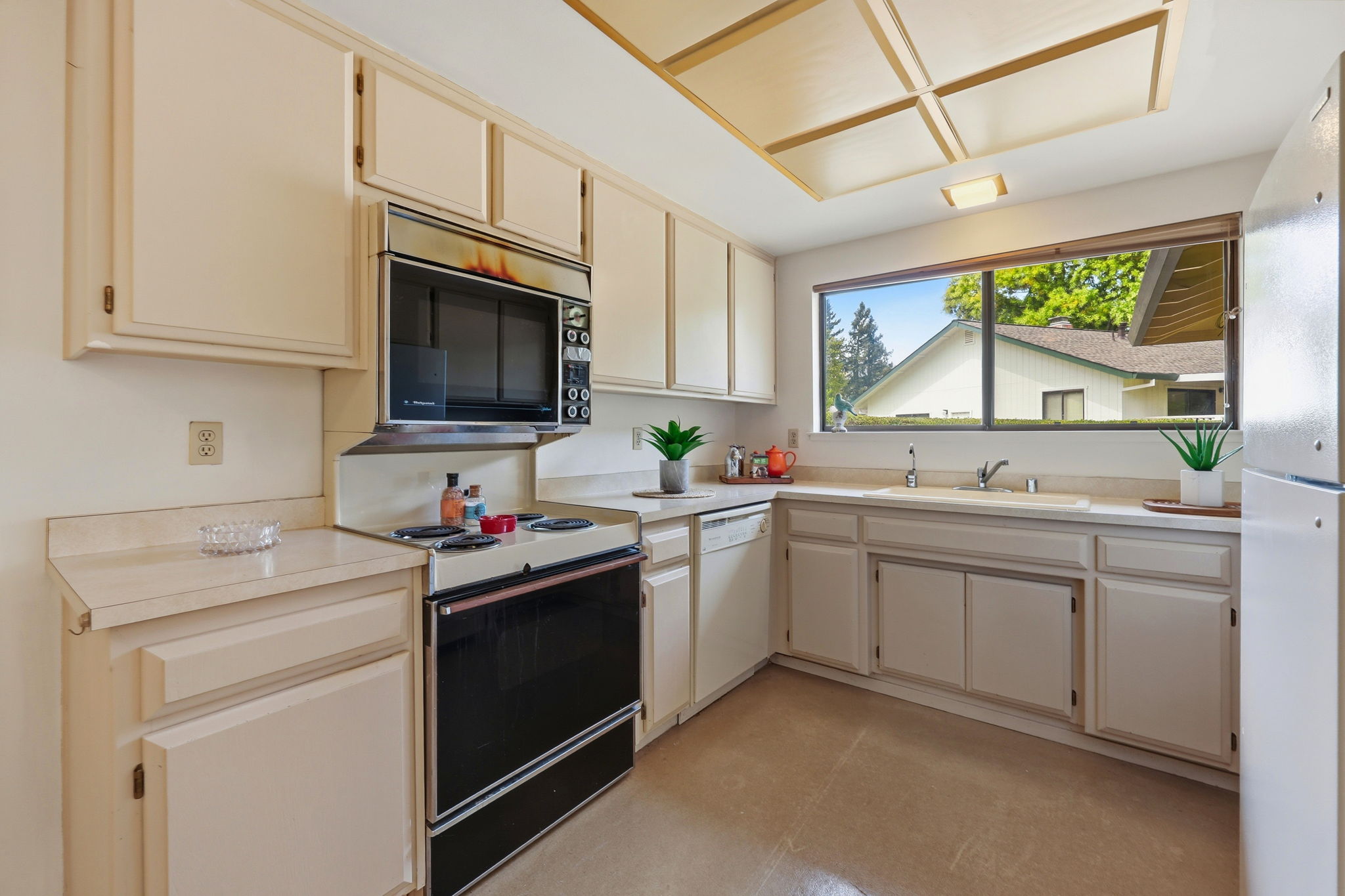 013_F8_318 Twin Lakes Dr