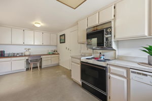 015_F8_318 Twin Lakes Dr