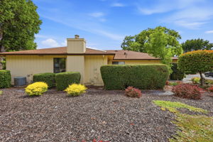 043_F8_318 Twin Lakes Dr