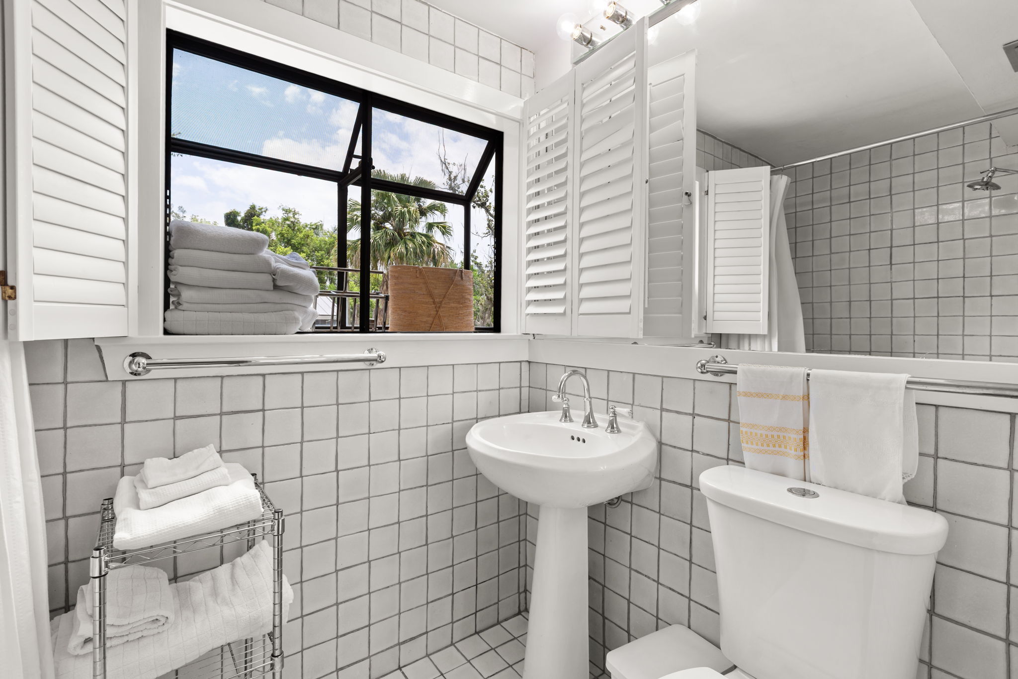  Photo 44