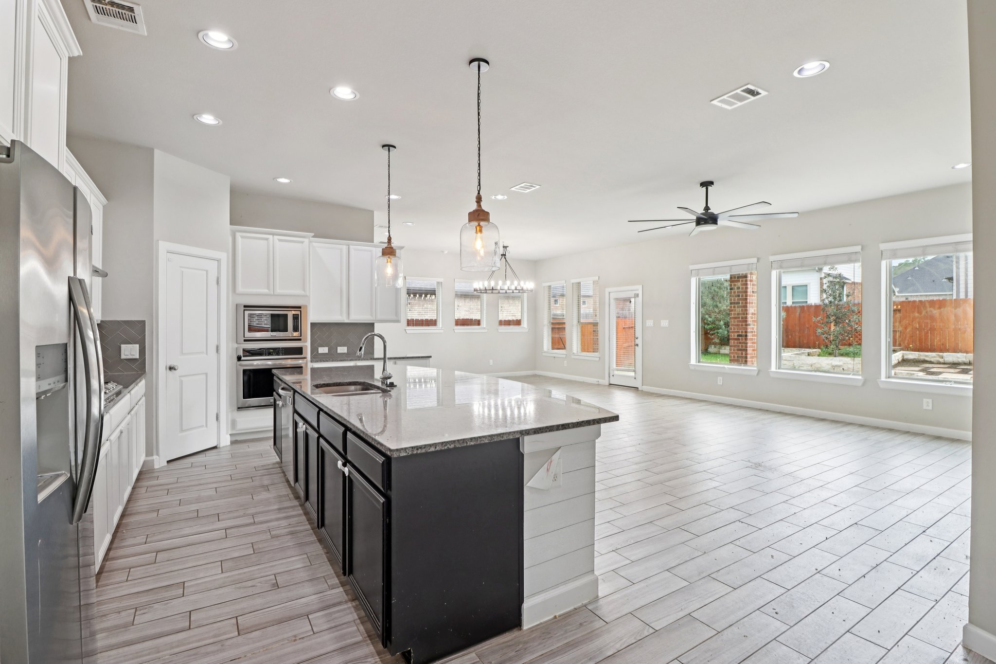 Westlake Terrace Dr-S1103-011.jpg