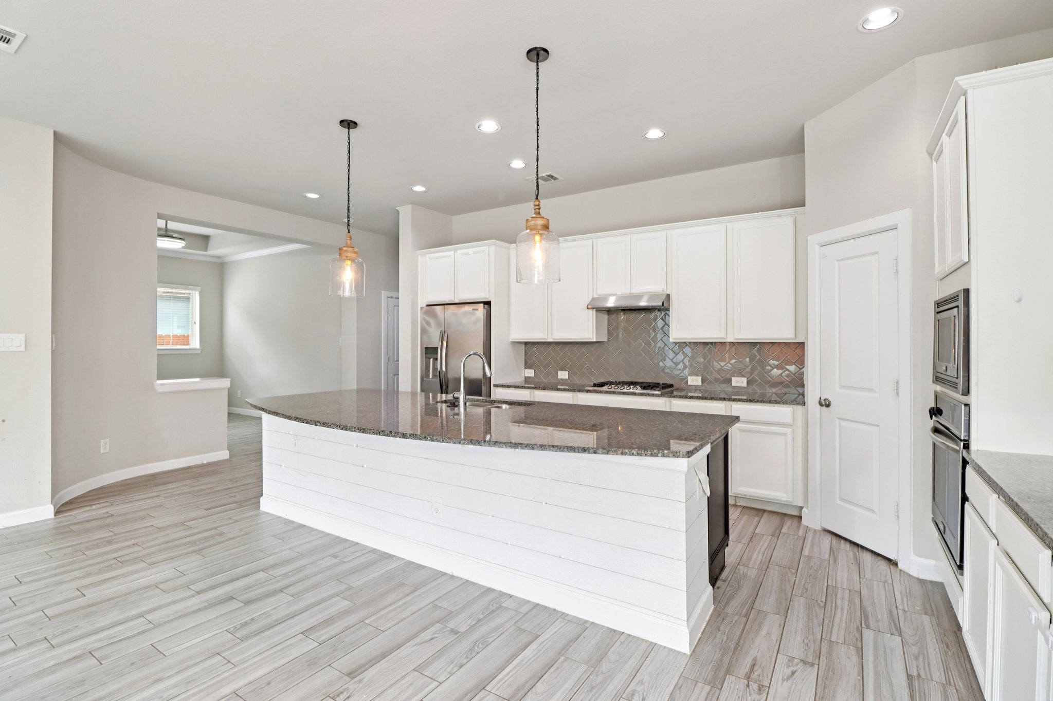 Westlake Terrace Dr-S1103-013.jpg